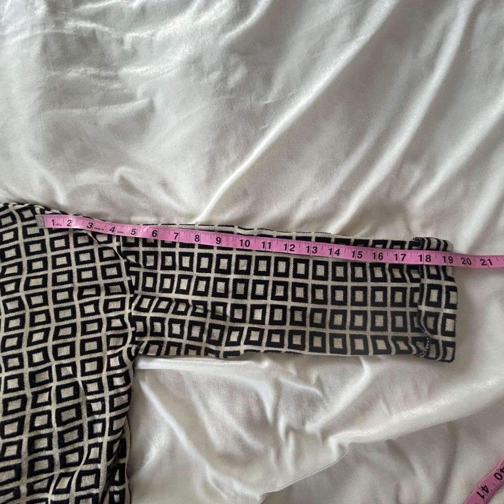 Geometric Block Patterned Sweater - Picture 6 of 6